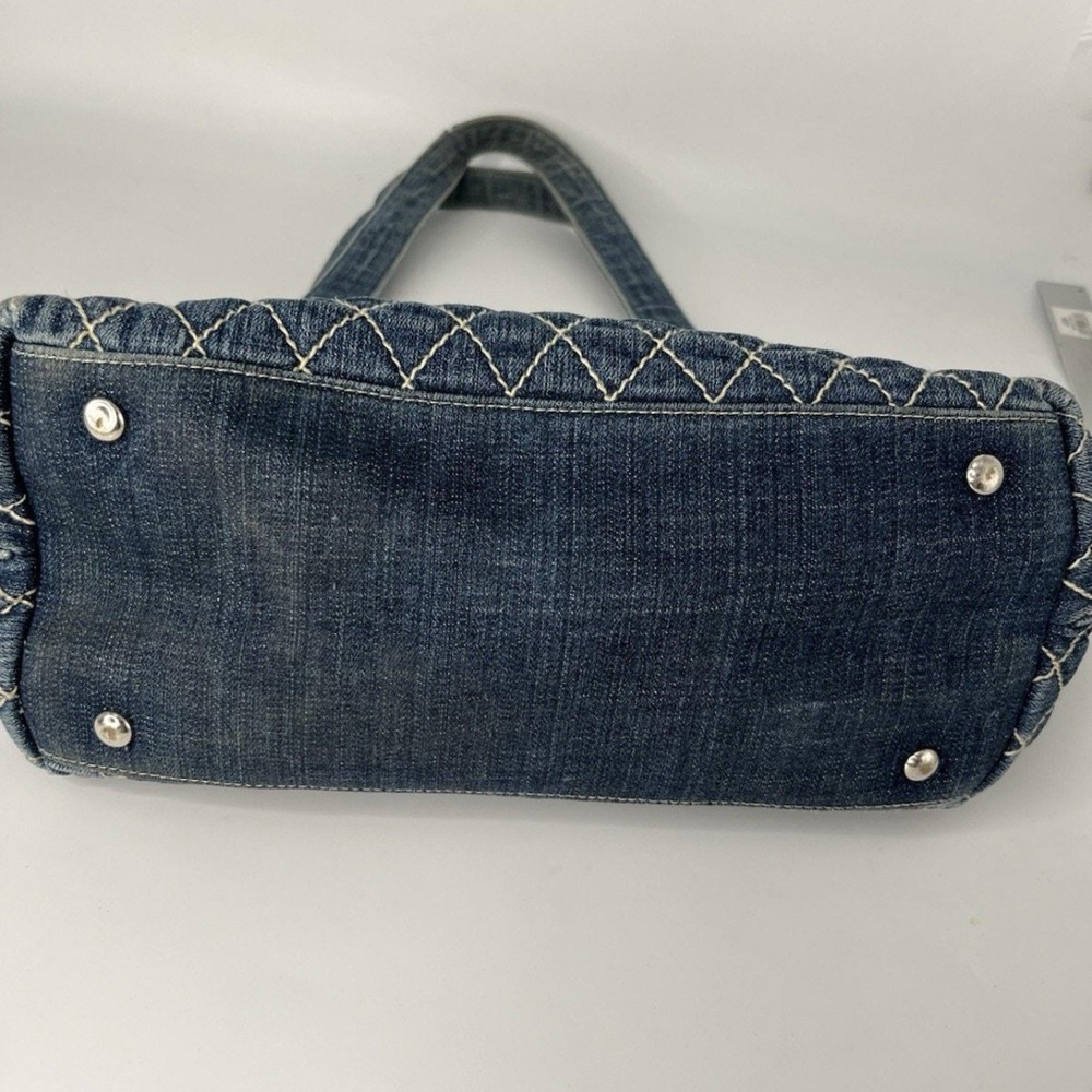 Vera Bradley | Stylish Denim Quilted Tote Bag - Picture 3 of 5